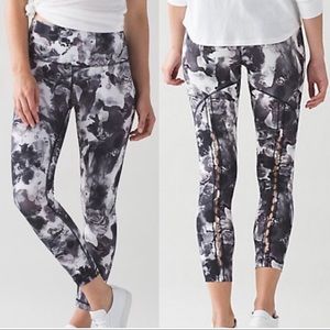 Lululemon High Times Peek Black White Floral Ankle High Waist Leggings Size 6